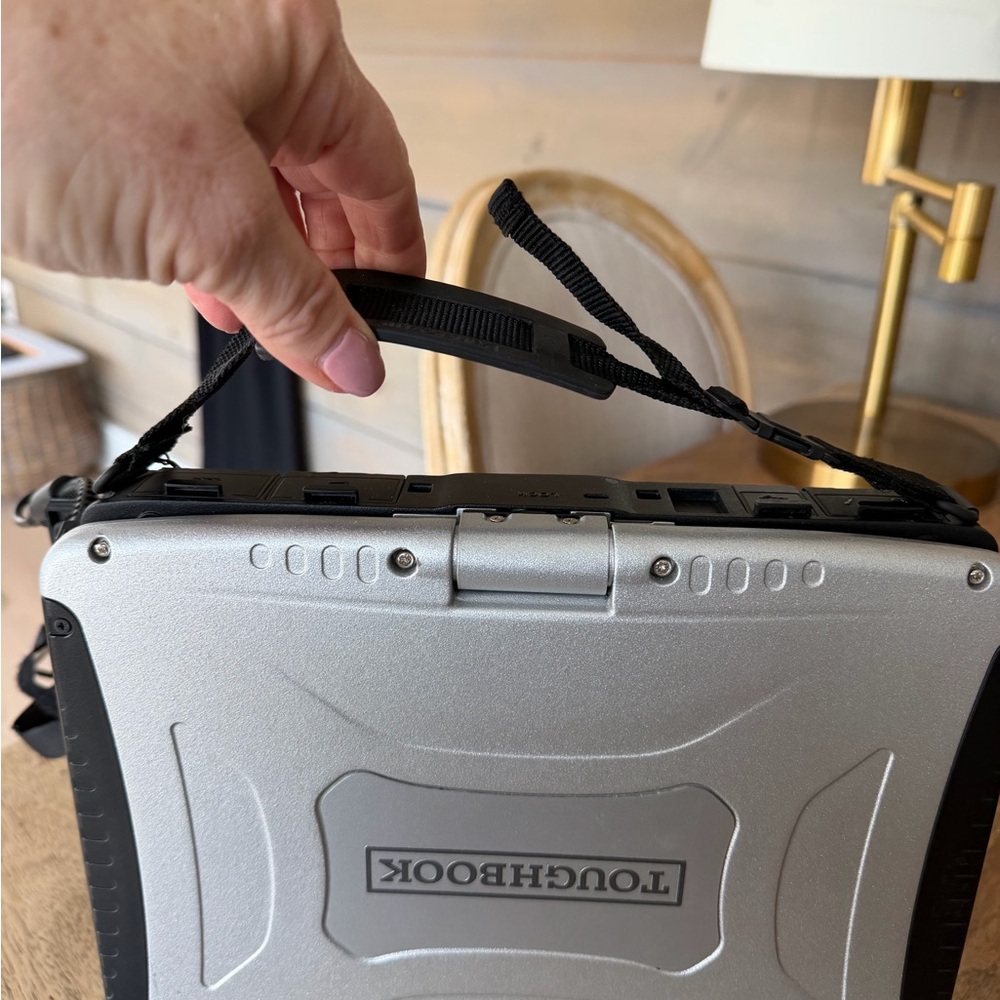 Panasonic CF-19 Toughbook Intel i5 U540 cpu. 2G RAM - 230 hours, Windows XP. - Picture 9 of 10
